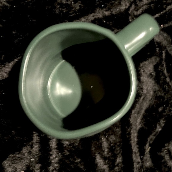 ⭐️BOGO FREE⭐️ NWT Rae Dunn Under the Mistletoe Mug - Picture 2 of 4